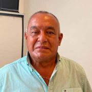 He tenido el cuello tieso por muchos años recientemente con adormecimiento en los brazos. No solamente bajo el hormigueo también he recuperado la fuerza en los brazos. Definitivamente recomiendo al Doctor Javier. Mil gracias.